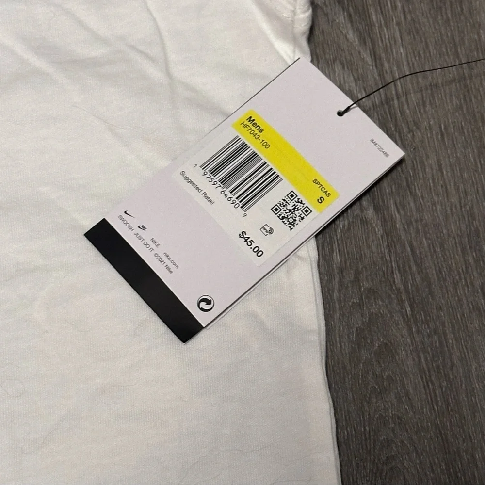 Nike Men’s White Tour de Nike Graphic Tee - Size Small - NWT! - Picture 2 of 4